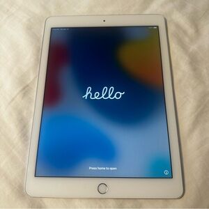 ♥️ Apple iPad Air 2 16GB Wi-Fi Silver Tablet Excellent Condition Perfect Screen